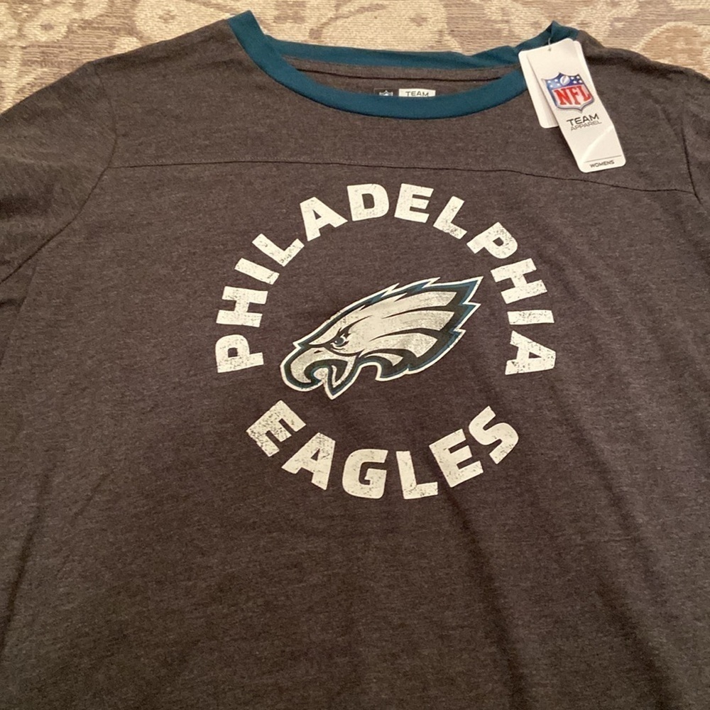 Nfl Philadelphia Eagles Women's Roundabout Short Sleeve Tshirt nwt - Picture 4 of 8
